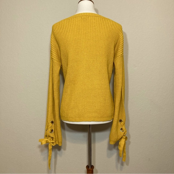 HANNAH Mustard Cable Knit Sweater Grommet Lace Tie Sleeve Accents Size Medium - Picture 5 of 9